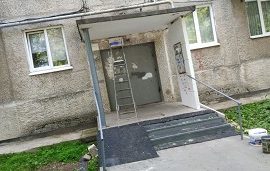 Ремонт входных групп дома по адресу ул. Солдатова, 36