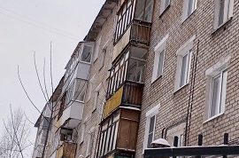 Уборка снега и наледи с кровли домов