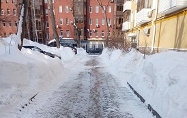 Очистка придомовых территорий от снега и наледи